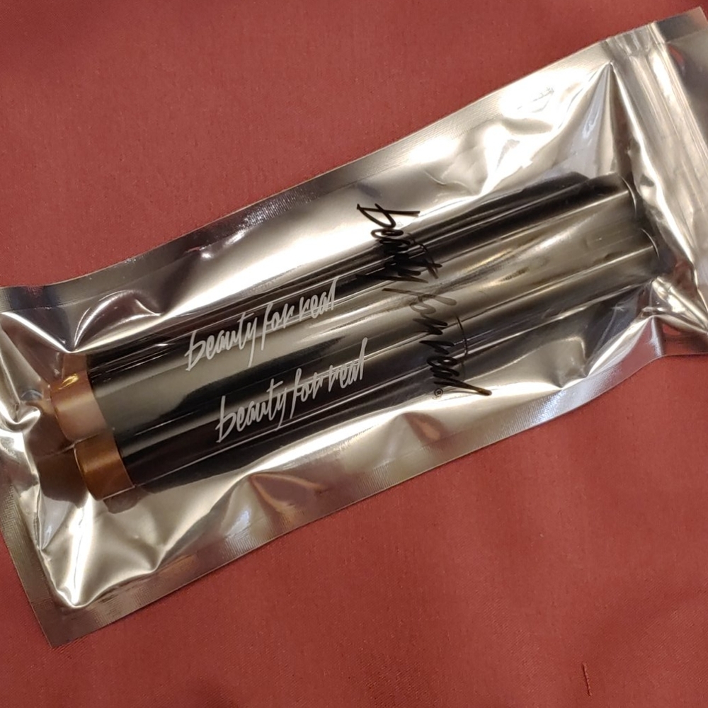 2 Shadow Sticks by Beauty for Real